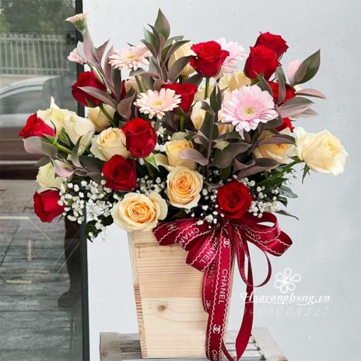 Hộp Hoa Tặng Chúc Mừng Khai Trương “Lung Linh Sắc Hồng”
