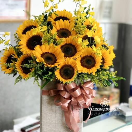 Hộp Hoa Chúc Mừng Khai Trương “Ánh Dương Rực Rỡ”