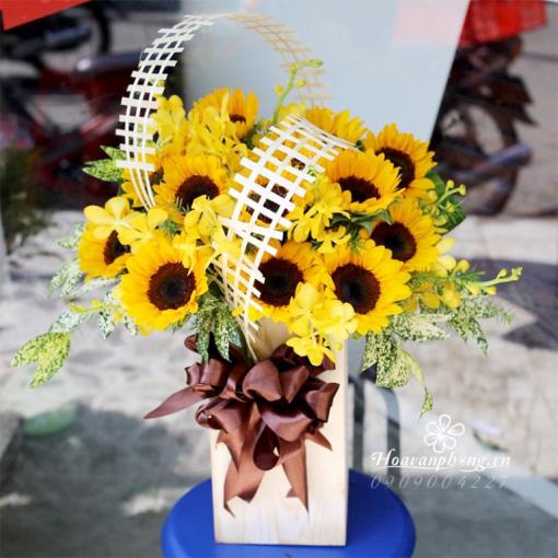 Hộp Hoa Khai Trương Rực Rỡ “Ánh Nắng Ấm Áp”