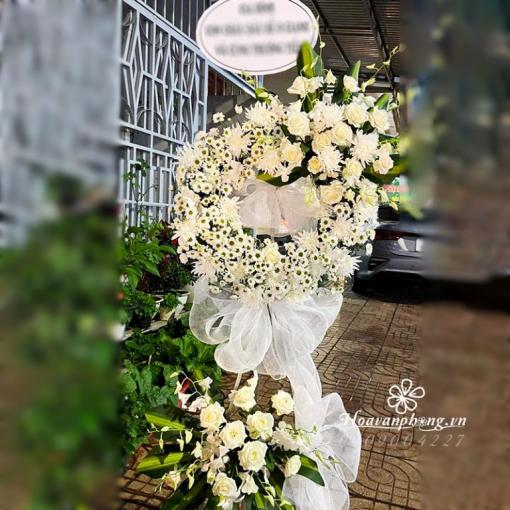 Kệ Hoa Chia Buồn Lắng Đọng “Tiễn Bạn Lên Đường”