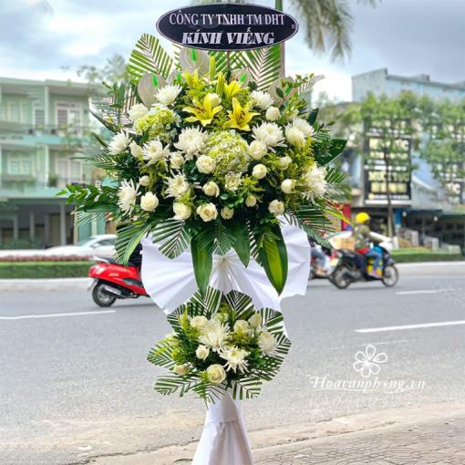 Kệ Hoa Chia Buồn Gia Quyến “Niềm Thương Tiếc”