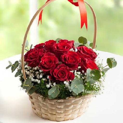 Giỏ Hoa Sinh Nhật “Yêu Thương Nồng Cháy”