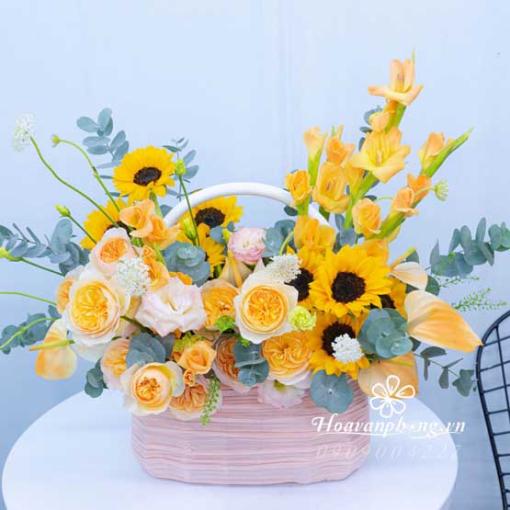 Giỏ Hoa Tươi Tặng Sinh Nhật “Ánh Nắng Yêu Thương”