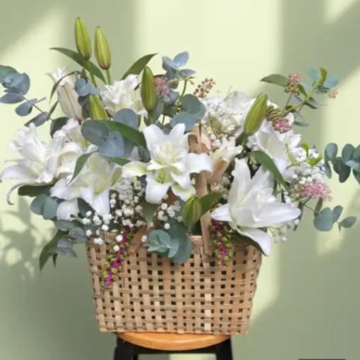 Giỏ Hoa Chia Buồn “Ly Trắng An Yên”