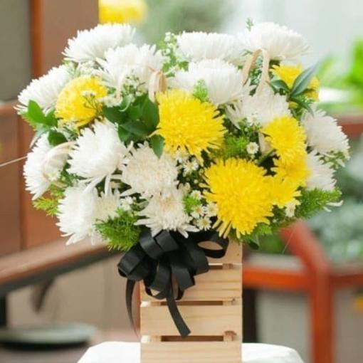 Hộp Hoa Chia Buồn Nhẹ Nhàng “Lời Tiễn Biệt Sâu Sắc”