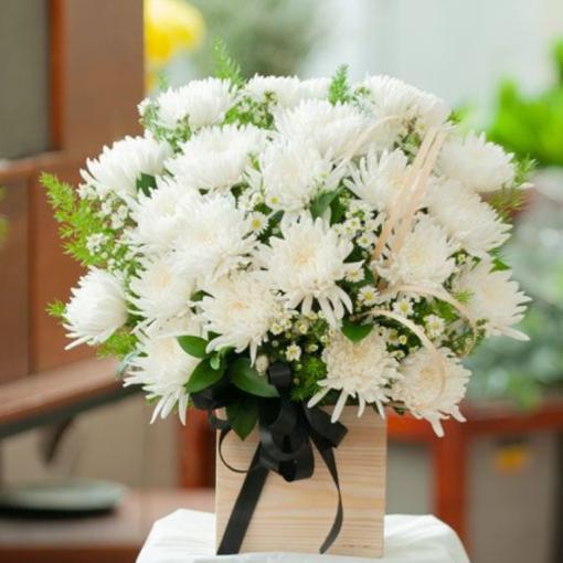 Hộp Hoa Tươi Viếng Lễ “Thanh Khiết Tưởng Niệm”