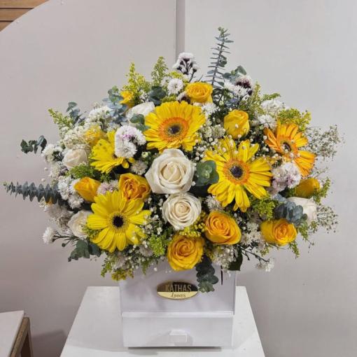 Hộp Hoa Viếng Lễ “Nắng Ấm Tiễn Đưa”