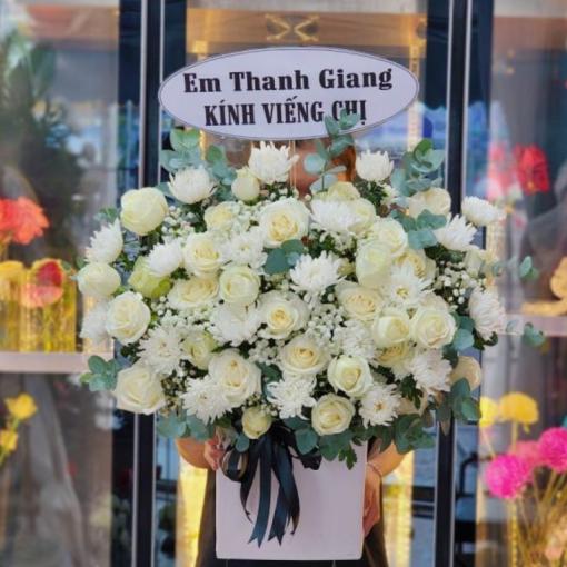 Hộp Hoa Chia Buồn Người Thân “Lời Tiễn Biệt Chân Tình”