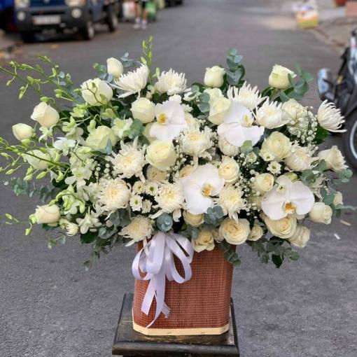 Hộp Hoa Chia Buồn “Mãi Mãi Tiếc Thương”