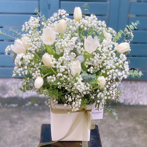 Hộp Hoa Tulip Trắng Mix Baby Tinh Khôi
