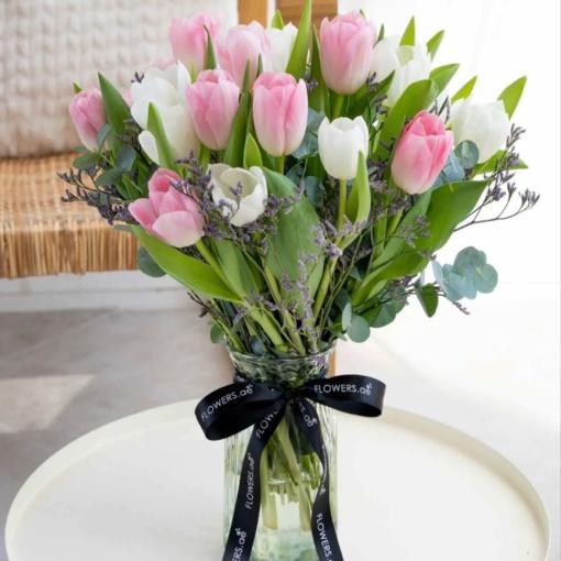 Bình Hoa Tulip Hồng Trắng Nhẹ Nhàng