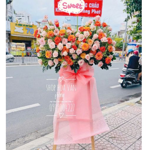 Kệ Hoa Khai Trương “Thành Công Xán Lạn”