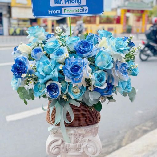 Giỏ Hoa Chúc Mừng Sắc Xanh Thanh Lịch