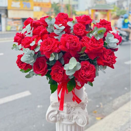 Hộp Hoa Chúc Mừng Tặng Bạn Bè Tone Đỏ Thịnh Vượng