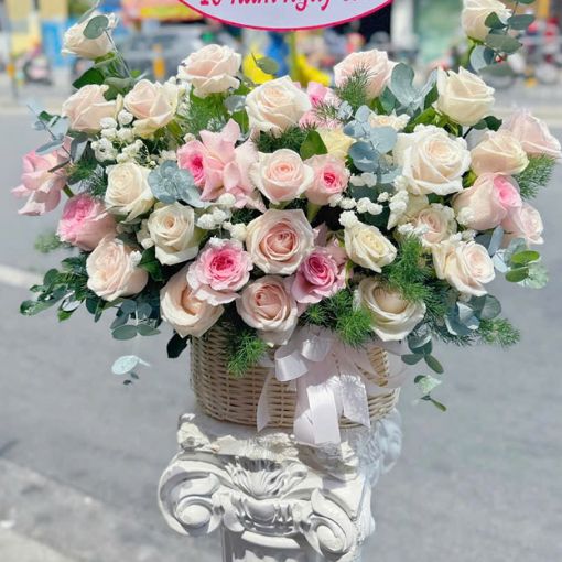 Giỏ Hoa Chúc Mừng Gắn Kết Bền Lâu