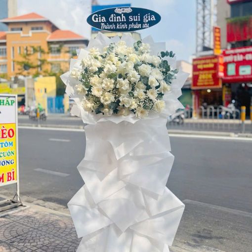 Kệ Hoa Chia Buồn Trắng Một Lòng Tiếc Thương