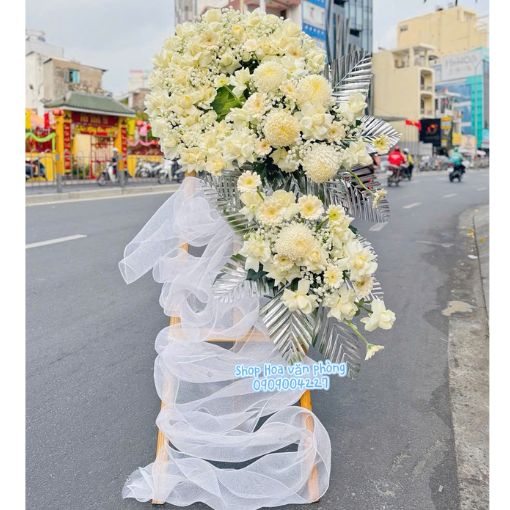 Kệ Hoa Viếng Cát Bụi Cuộc Đời