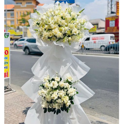 Kệ Hoa Chia Buồn Sang Trọng