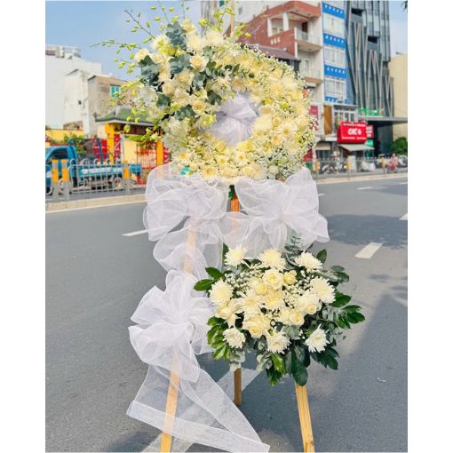 Kệ Hoa Chia Buồn Xa Cách