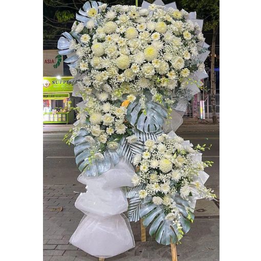 Kệ Hoa Chia Buồn Lắng Đọng Tiễn Bạn Lên Đường