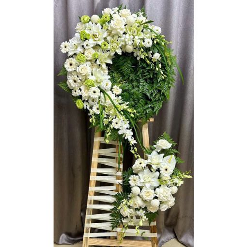 Kệ Hoa Viếng Lễ Trăng Khuyết Lẻ Loi
