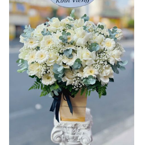 Hộp Hoa Chia Buồn Lời Chia Xa