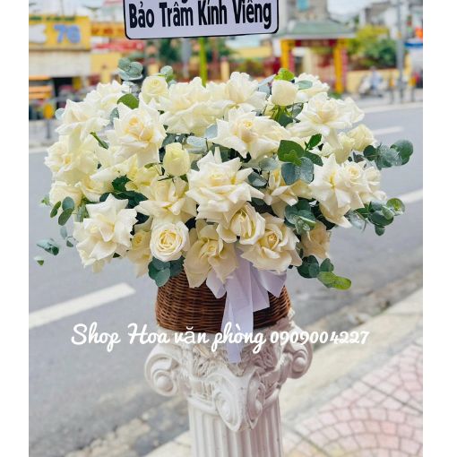 Giỏ Hoa Chia Buồn Lời Chia Xa Dịu Dàng