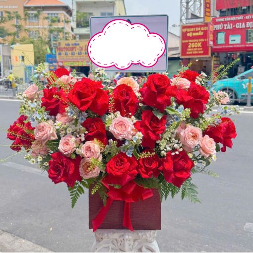 Hộp Hoa Sinh Nhật Cho Nữ Vườn Xuân