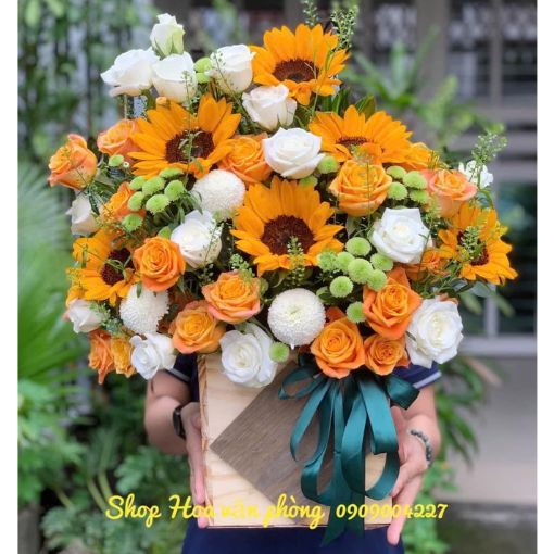 Hộp Hoa Sinh Nhật Giao Nhanh Nắng Vàng Rạng Rỡ
