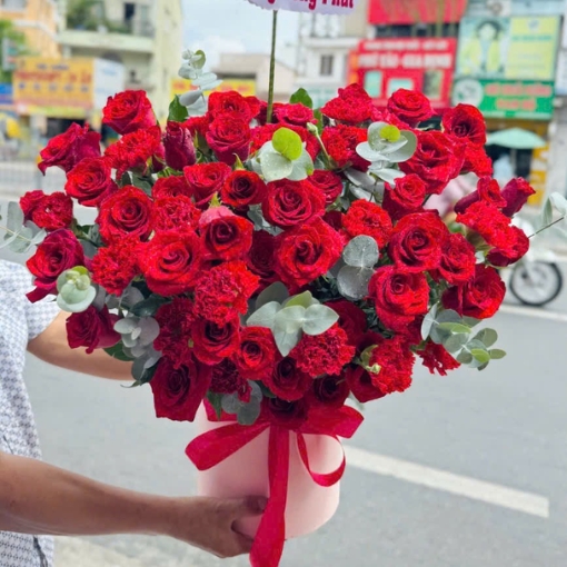 Hộp Hoa Sinh Nhật Đỏ Khí Chất