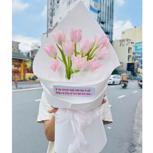 Bó Hoa Tulip 10 Cành Gửi Trao Yêu Thương