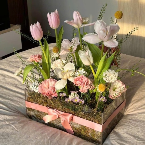 Hộp Hoa Tulip Khu Vườn Nhỏ