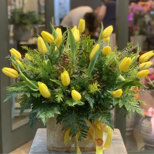 Giỏ Hoa Tulip Vàng Tươi May Mắn