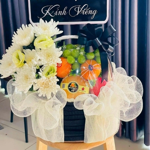 Giỏ Trái Cây Và Hoa Tươi Kính Viếng Trang Nhã