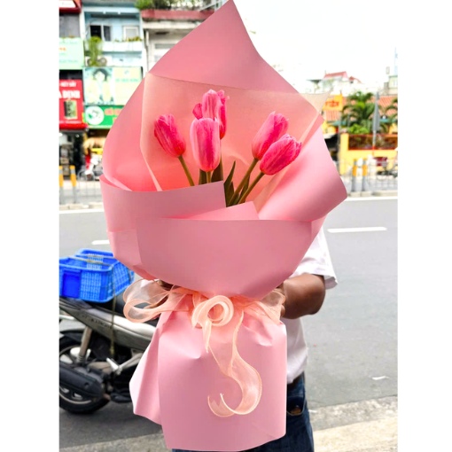 Bó Hoa Tulip Hồng Ngọt Ngào Nàng Thơ